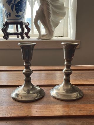 Par de castiçais em metal