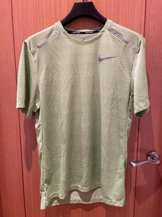 Camiseta Nike.
