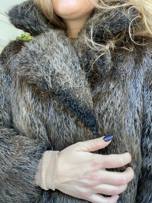 Abrigo imitacion Nutria Practicamente nuevo.