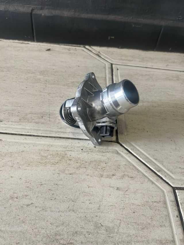 Bomba Agua Termostato BMW E34 E38