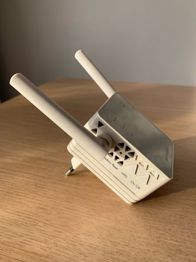 Netgear EX3700 WiFi Range Extender