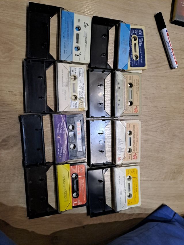 8 cintas casete pop internacional