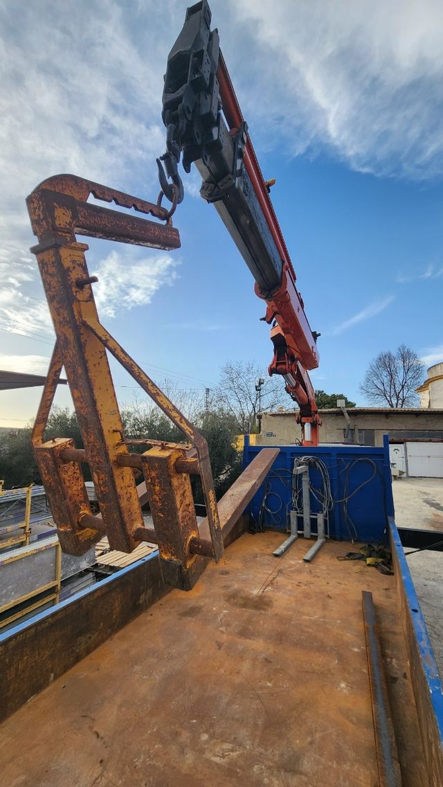 Portes pesados en camion con grua 12T en Ibi