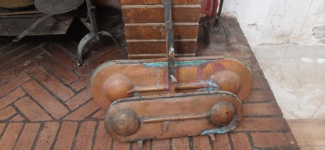 Due leccarde in rame zincato vintage