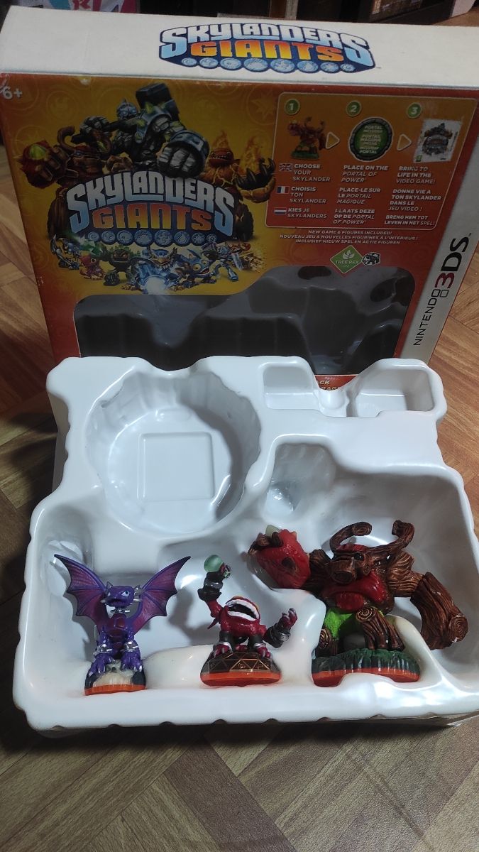 Imagen de 3 figuras de Skylanders Giants para Nintendo 3ds