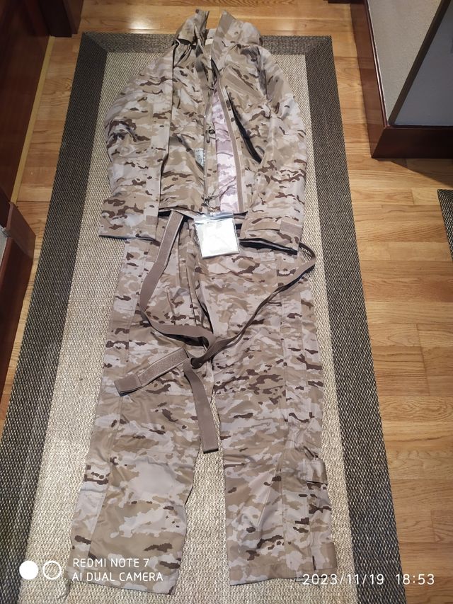 Roupa de camuflagem impermeável
