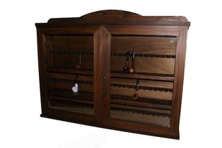 Portapipe vetrina 81 posti in legno