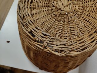 Antiguo cesto de mimbre