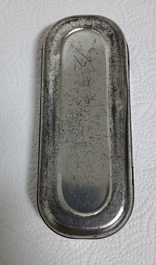 Guess estuche gafas de sol de hojalata vintage