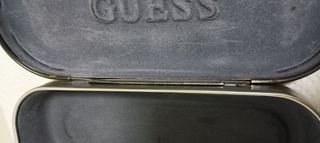 Guess estuche gafas de sol de hojalata vintage