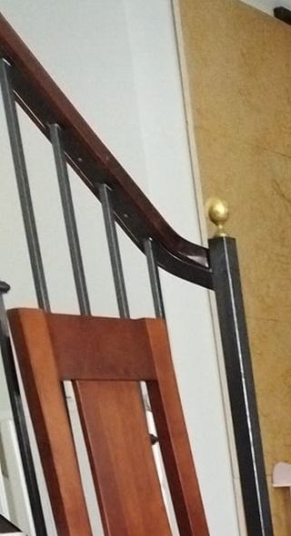 Baranda de escalera forjada con pasamanos madera 