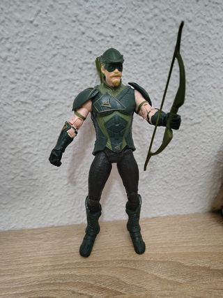 Figura Green Arrow McFarlane DC Multiverse