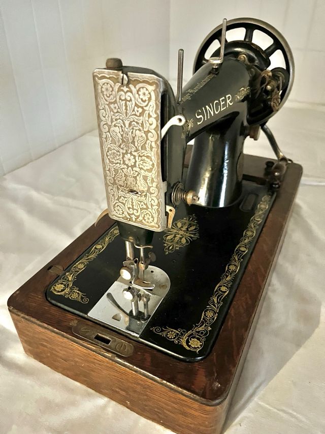 MAQUINA DE COSER ANTIGUA SINGER