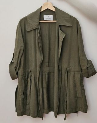 Parka en color verde caqui