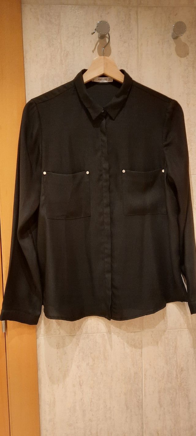 Camisa en color negro