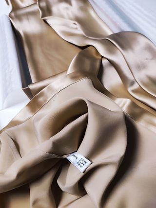 Sottoveste tg 50, pura seta dorata