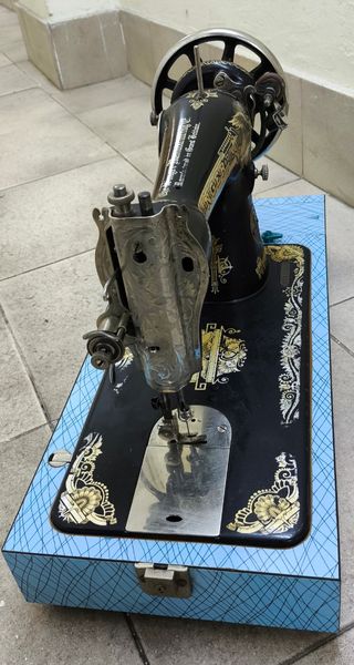 MÁQUINA DE COSER SINGER