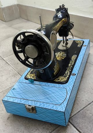 MÁQUINA DE COSER SINGER