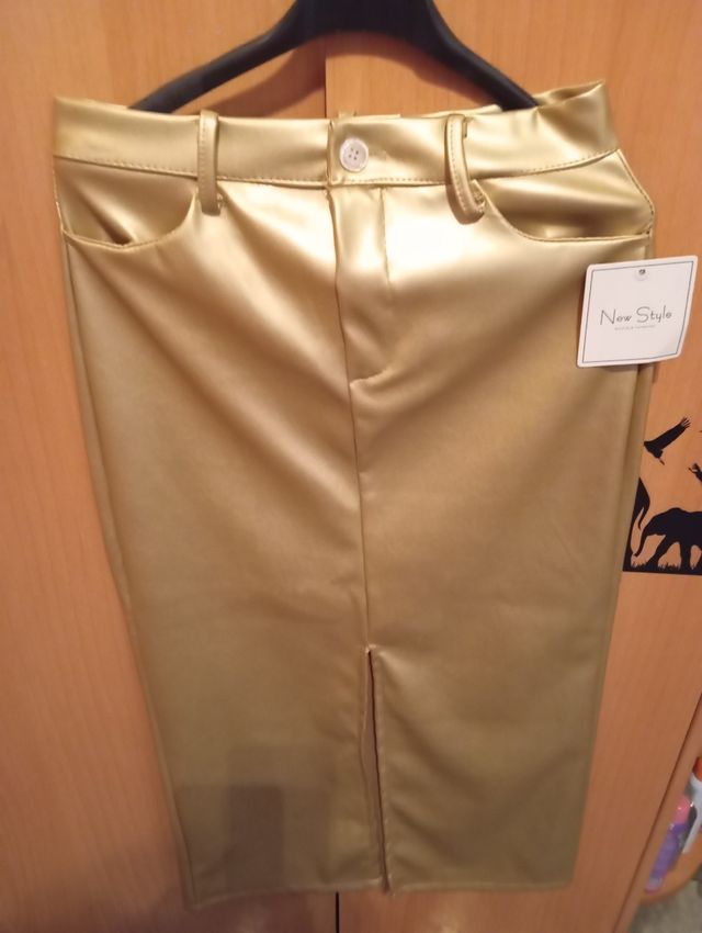 Falda dorada con etiqueta sin estrenar