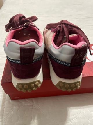 Zapatilla niña XTi número 34. Como nuevo.