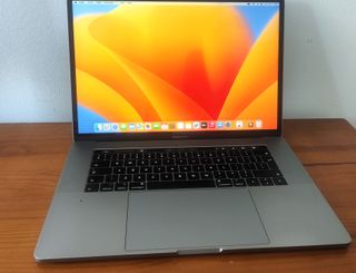 MacBook Pro 14.3 de 15,4"- i7, Ram 16GB, SSD 512GB