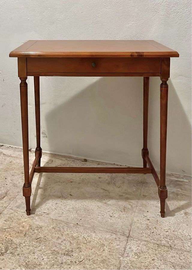 1 MESITA DE NOCHE MADERA