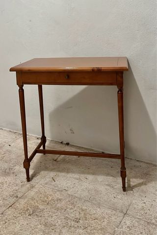 1 MESITA DE NOCHE MADERA 