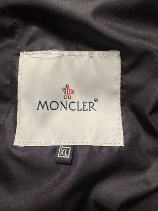 Plumifero Moncler gris talla XL