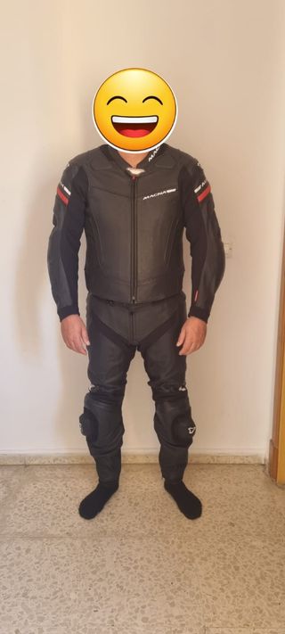 Mono moto cuero