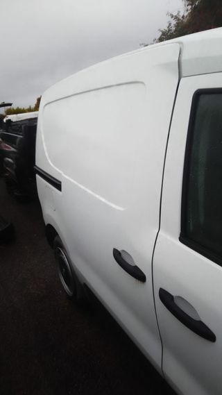 Puertas traseras  y lateral Renault Express 2023