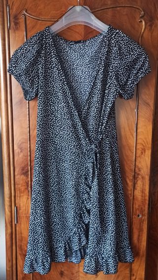 Vestido cruzado, de manga corta. Talla M.
