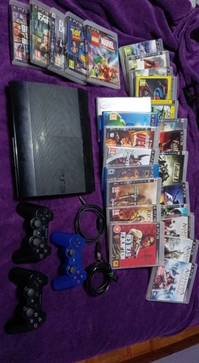 Consola Ps3 SuperSlim 500Gb y juegos