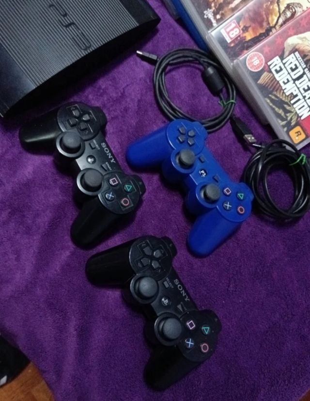 Consola Ps3 SuperSlim 500Gb y juegos