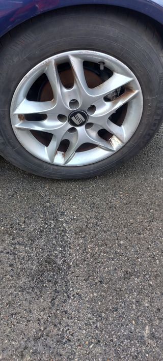 Llantas vag 195 65 r15 Goodyear 