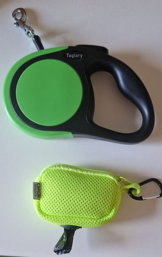 Guinzaglio per cane e dispenser porta sacchetti