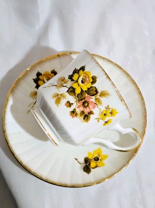 Taza de porcelana Inglesa Royal Stafford