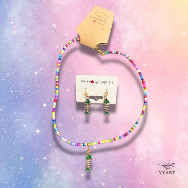 Conjunto de collar y aretes