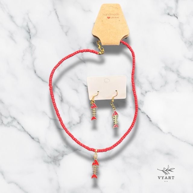 Conjunto de collar y aretes