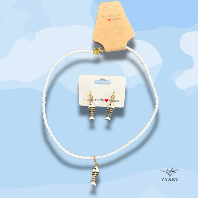 Conjunto de collar y aretes