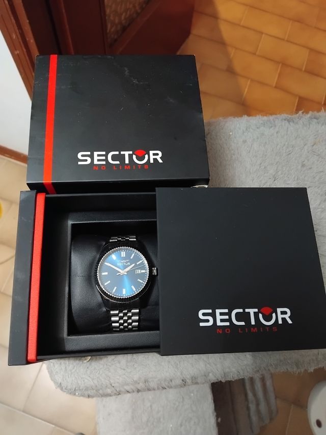 Sector uomo mai usato  con pezzi di ric