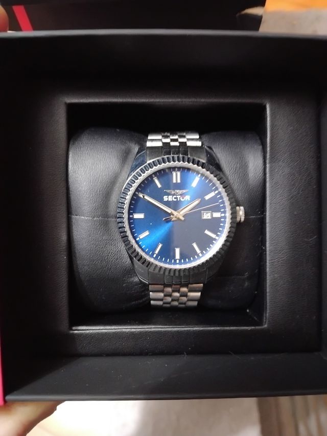 Sector uomo mai usato  con pezzi di ric