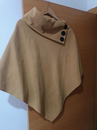 Poncho color Camel 