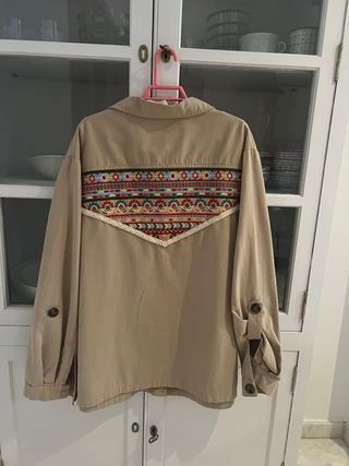 Cazadora espalda etnica 