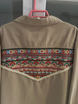 Cazadora espalda etnica 