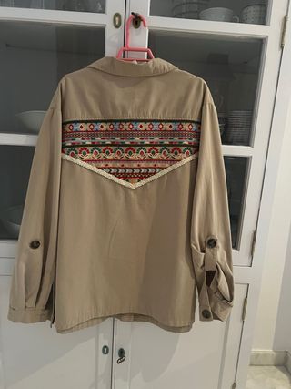 Cazadora espalda etnica 