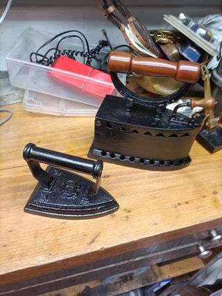 Plancha hierro antigua