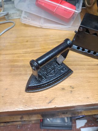 Plancha hierro antigua