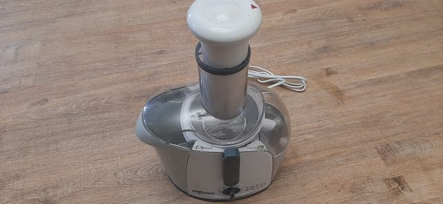 Estrattore di succo di frutta e verdura