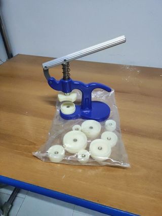 Attrezzo chiudi orologio