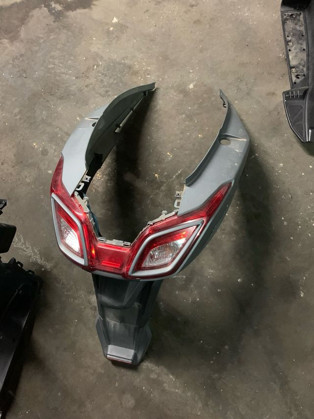 Luz traseira Kymco super dink 125 2021 